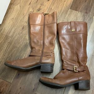 Brown boots size 9 1/2